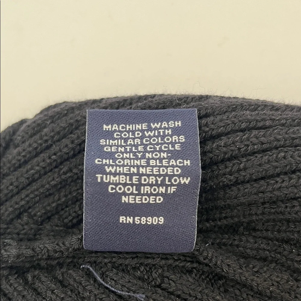 Roundtree & Yorke Dark Knit Hat